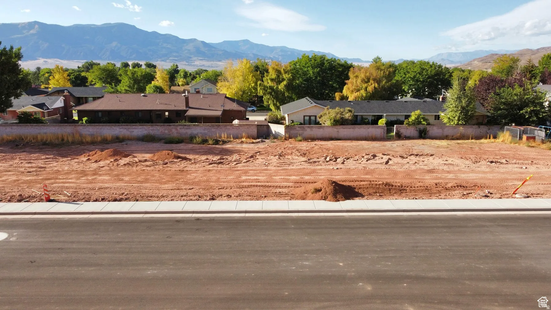 View of yard with a mountain view