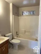 Shower/ Tub