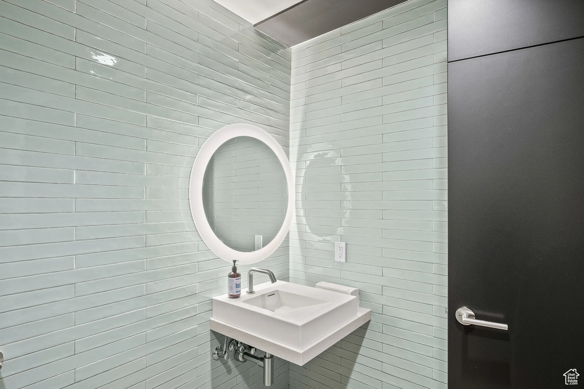 Bathroom with a sink