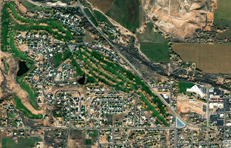 Aerial map of property and surrounding area