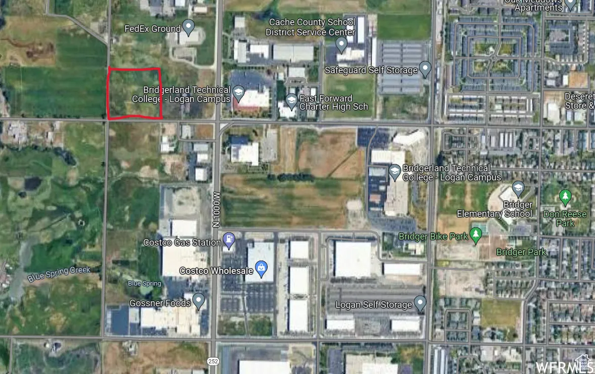Aerial overview of property's location featuring property boundaries highlighted