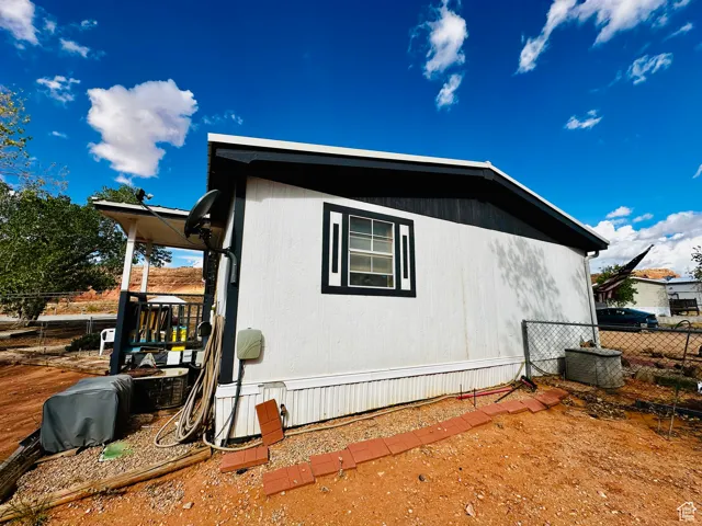 View of home's exterior