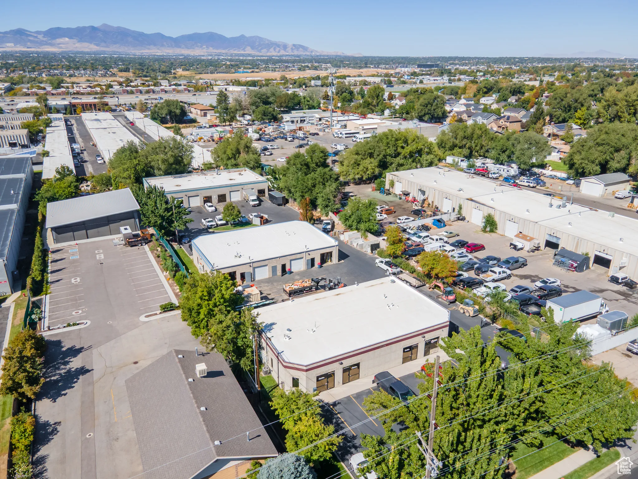 Bird's eye view of a mountainous background