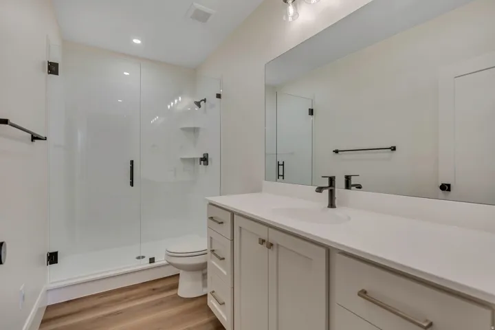 Shared bath