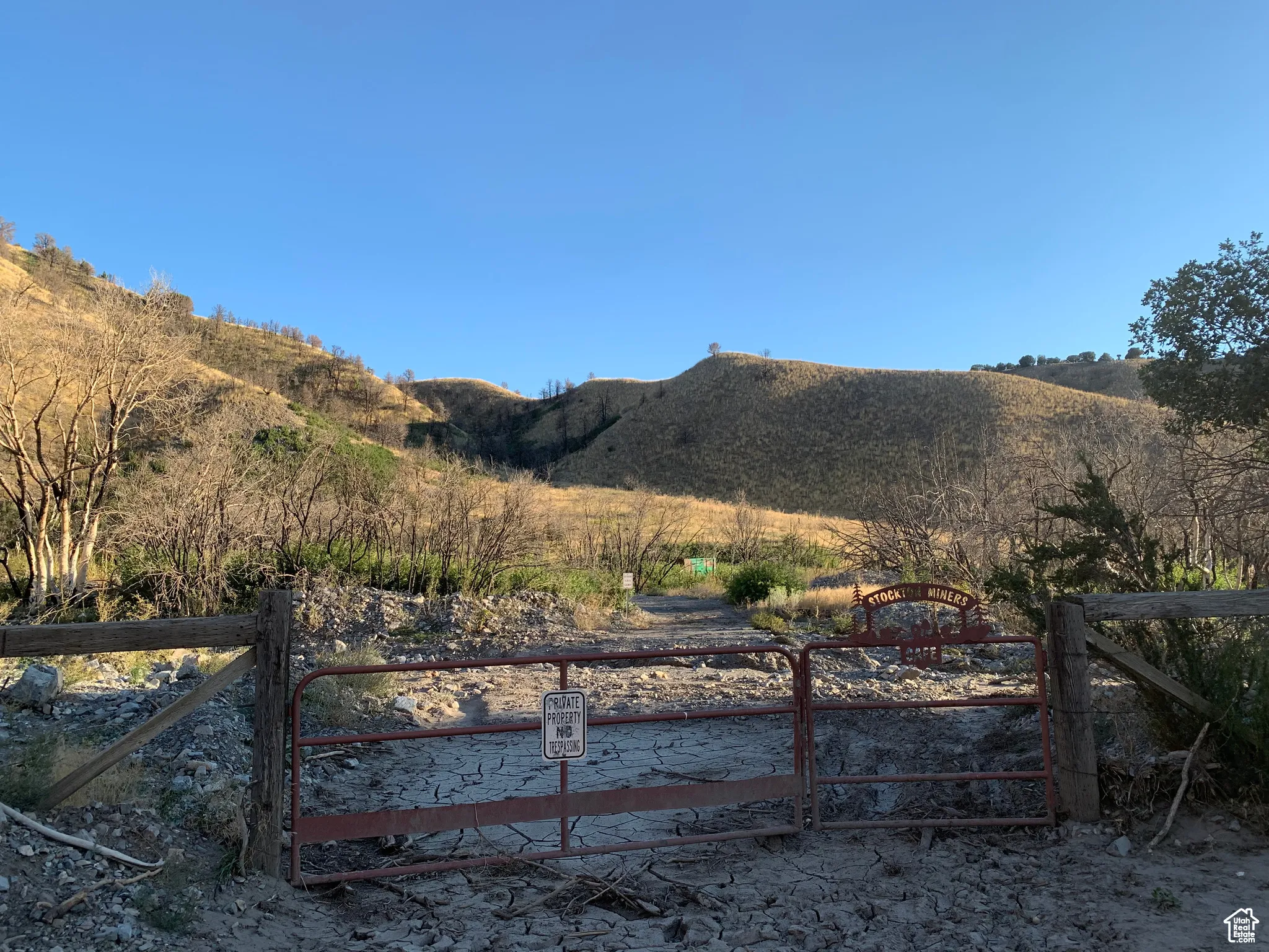 View of mountain backdrop featuring rural landscape