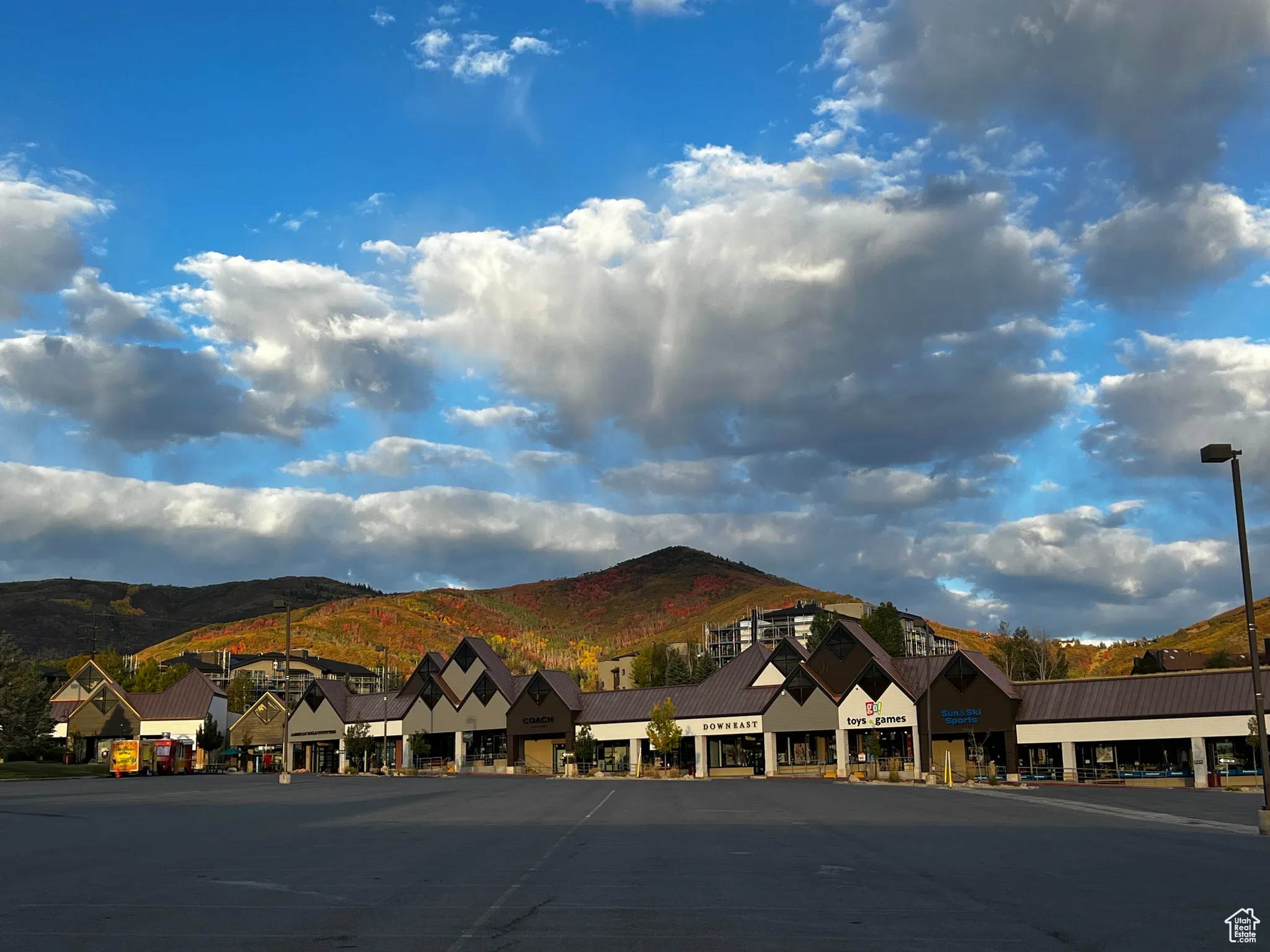 View of mountain feature