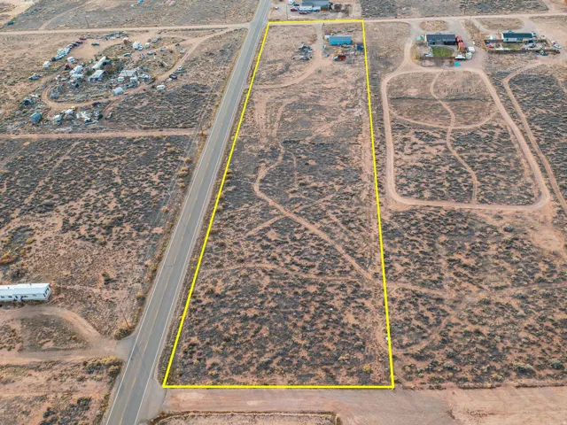 Map / location featuring property parcel outlined
