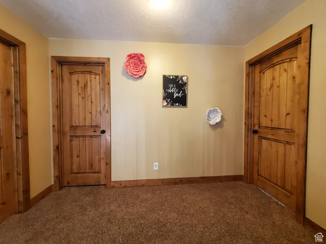 Upstairs landing to the 3bds and full bathroom