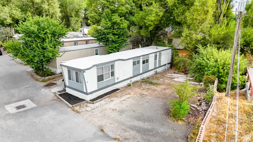 Aerial view of property and surrounding area