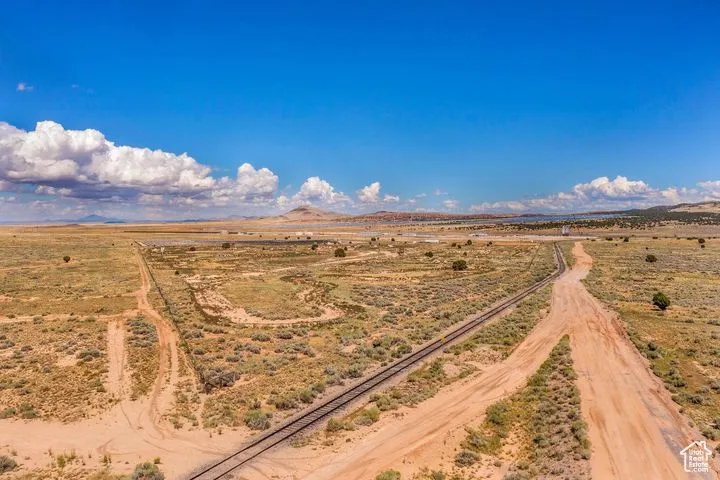 Overview of rural landscape featuring a desert landscape