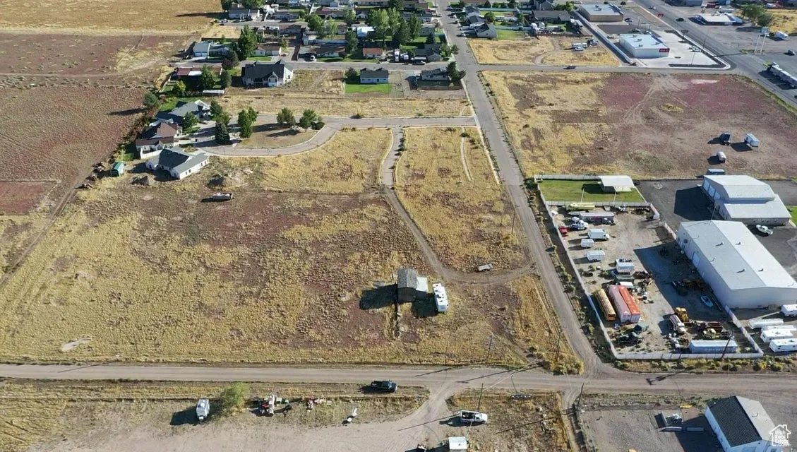 Aerial view of property and surrounding area