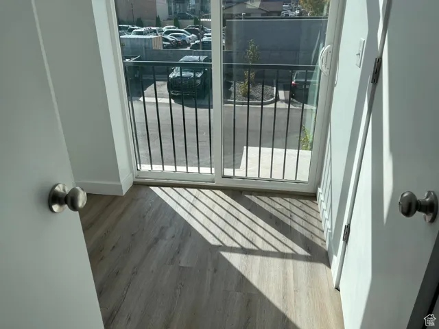 Detailed view of baseboards