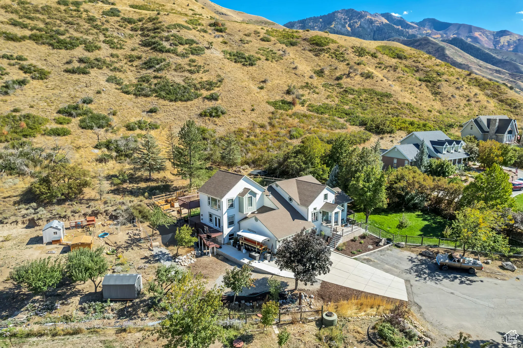 View from above of property featuring a mountainous background