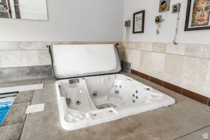 Hot tub