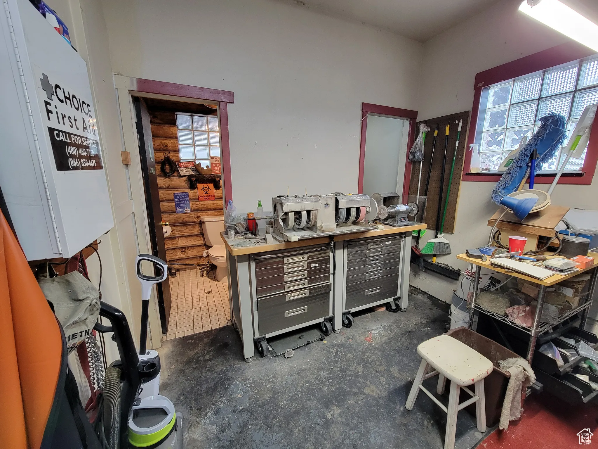 Bathroom & laundry room