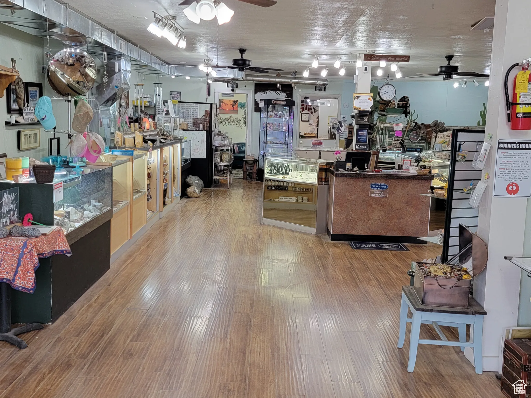 Showroom with ceiling fan