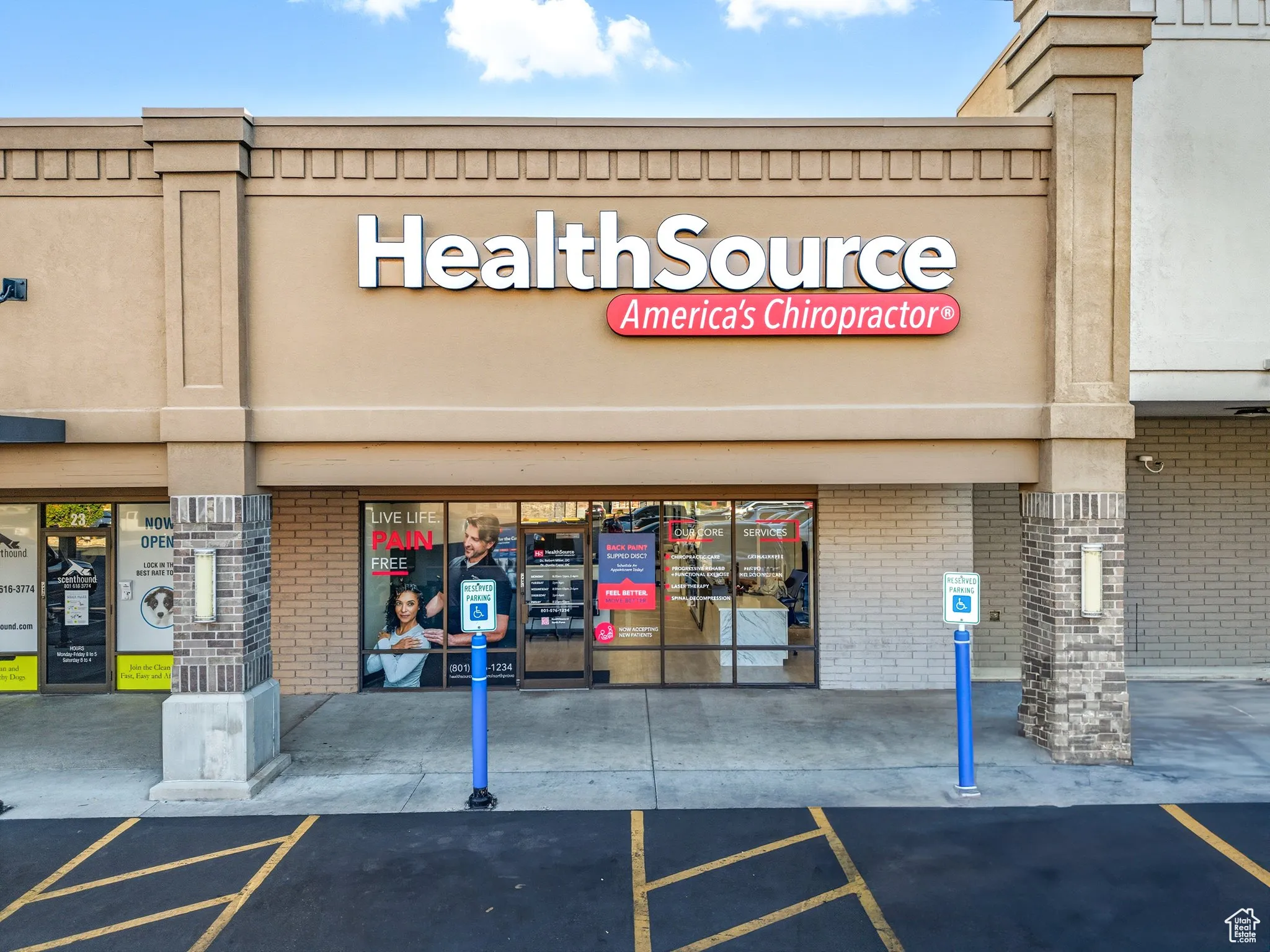 View of commercial location with uncovered parking