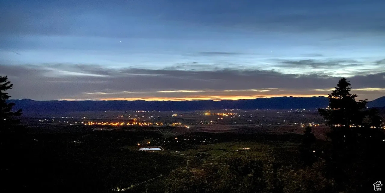 City view with mountains