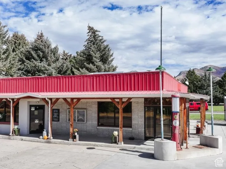 View of building exterior with a mountain view