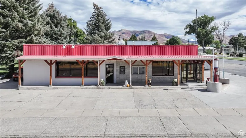 8990 S 0200 W, Paradise, Utah 84328