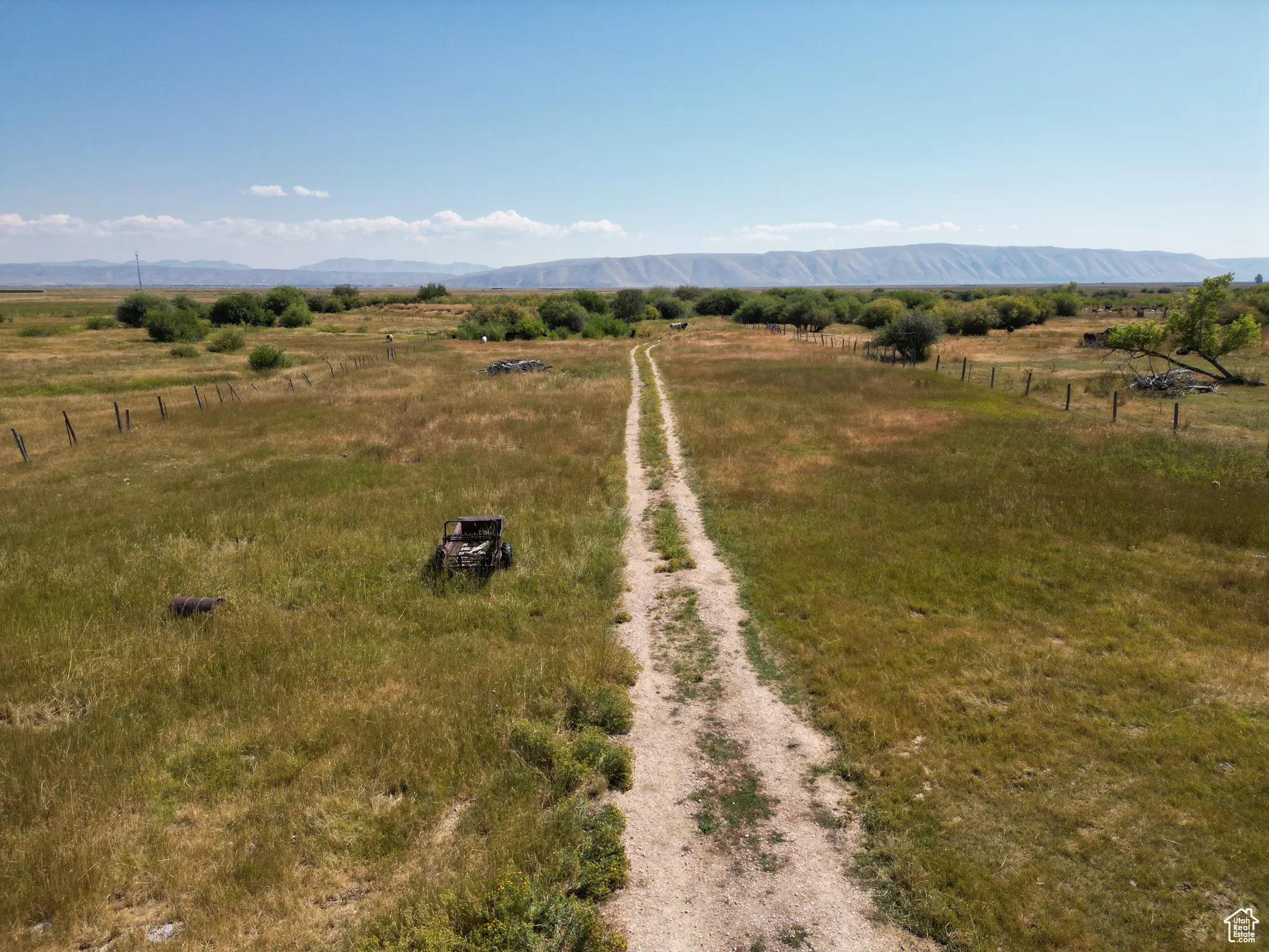 Bloomington 13 acres Aerial view of sparsely populated area with a mountain backdrop