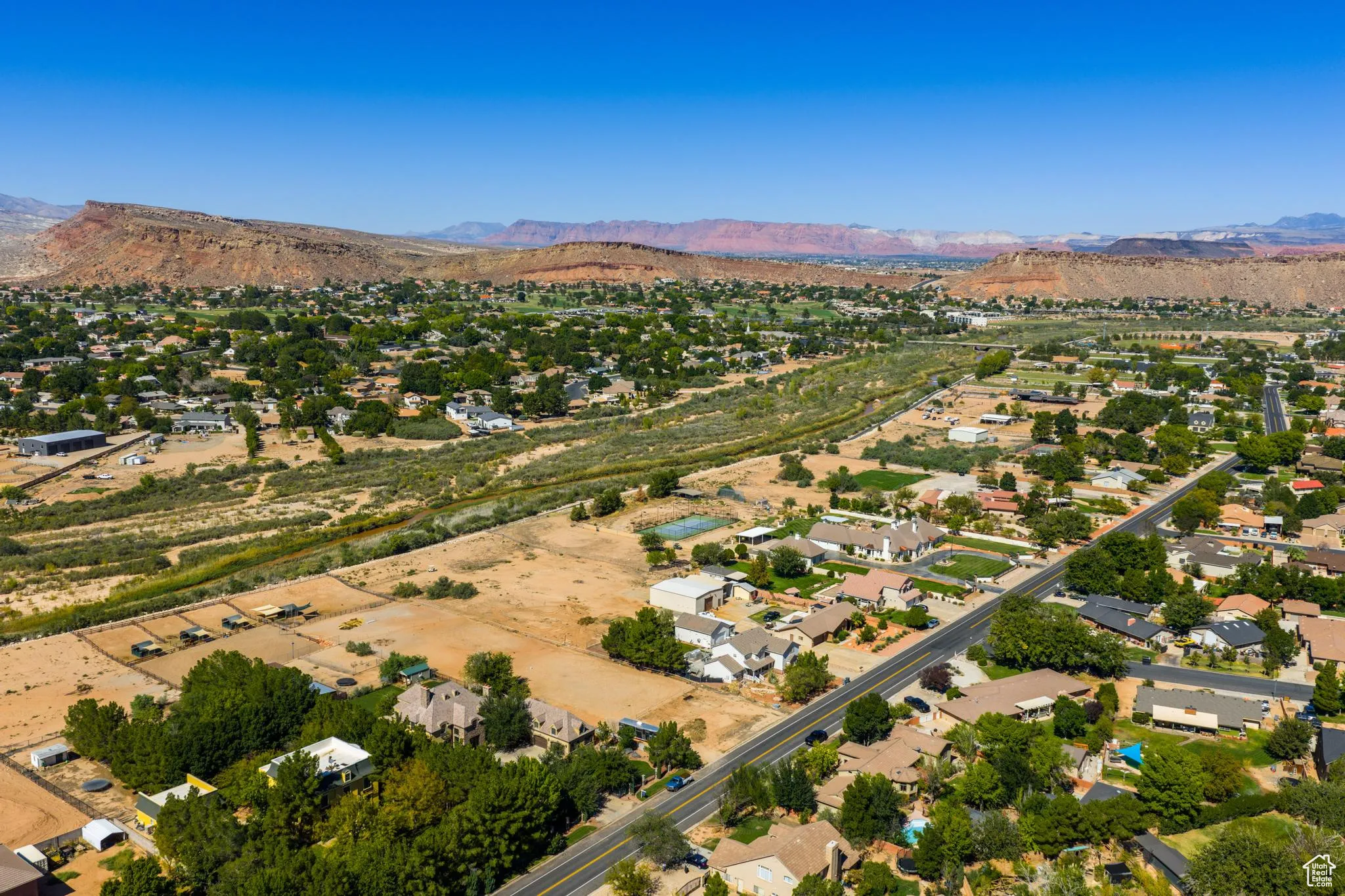 shows proximity to Bloomington Park and pickleball courts