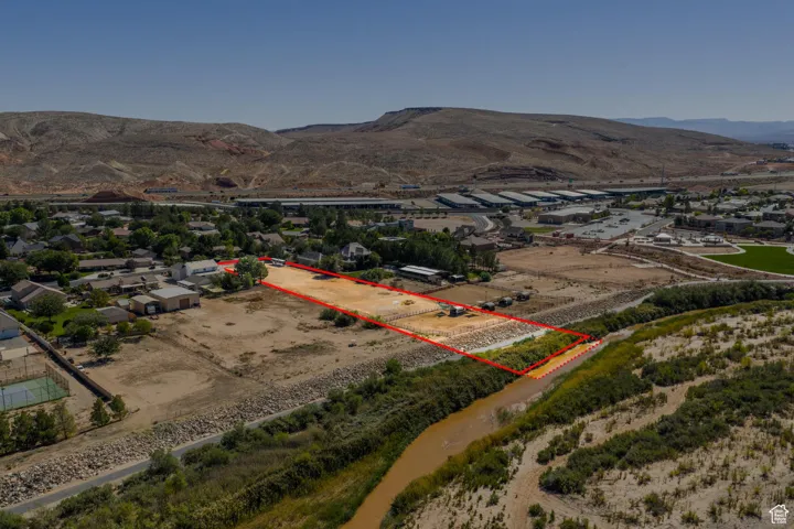 View of property location featuring property boundaries highlighted and mountains