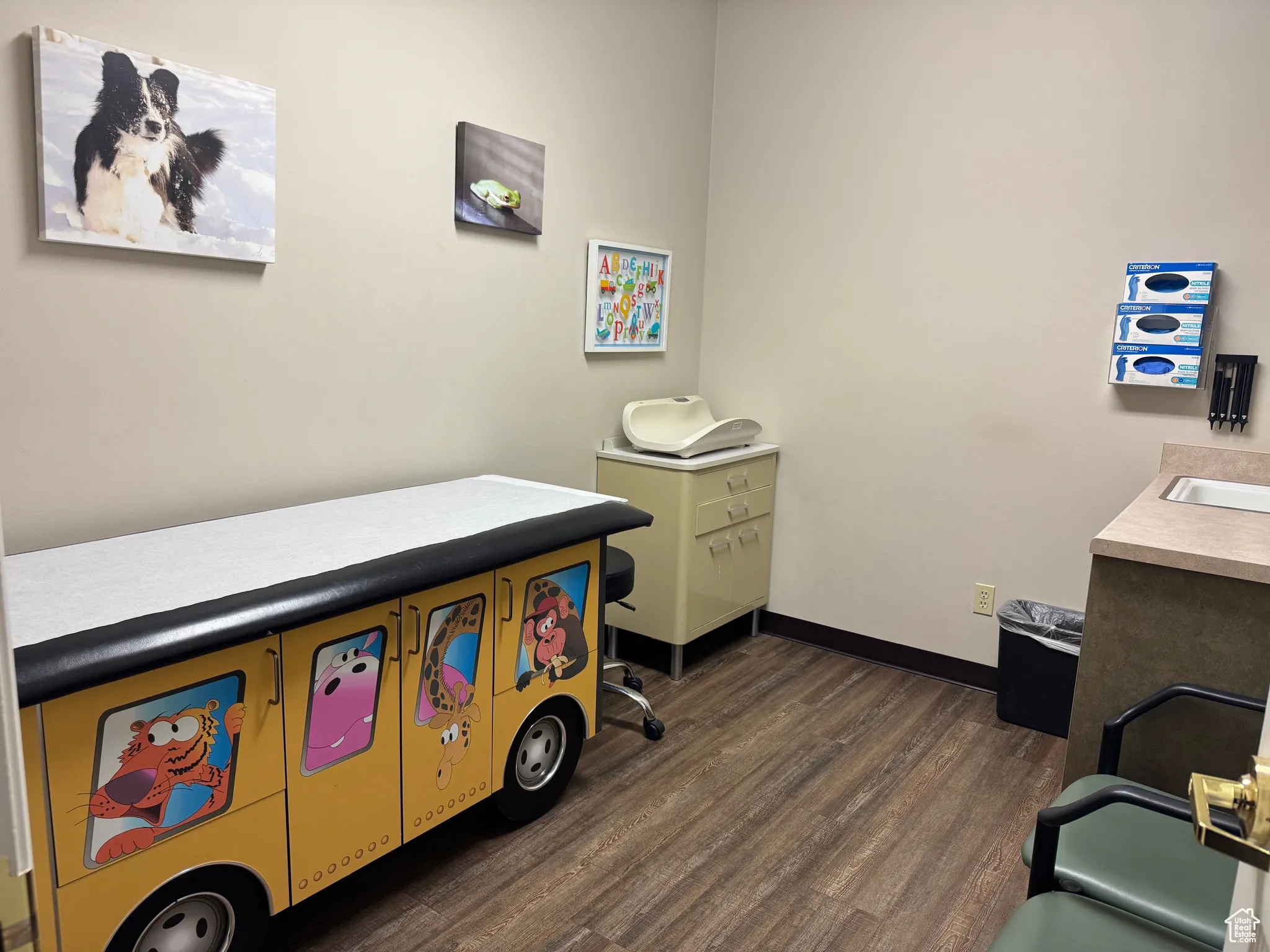 Pediatric Exam Room