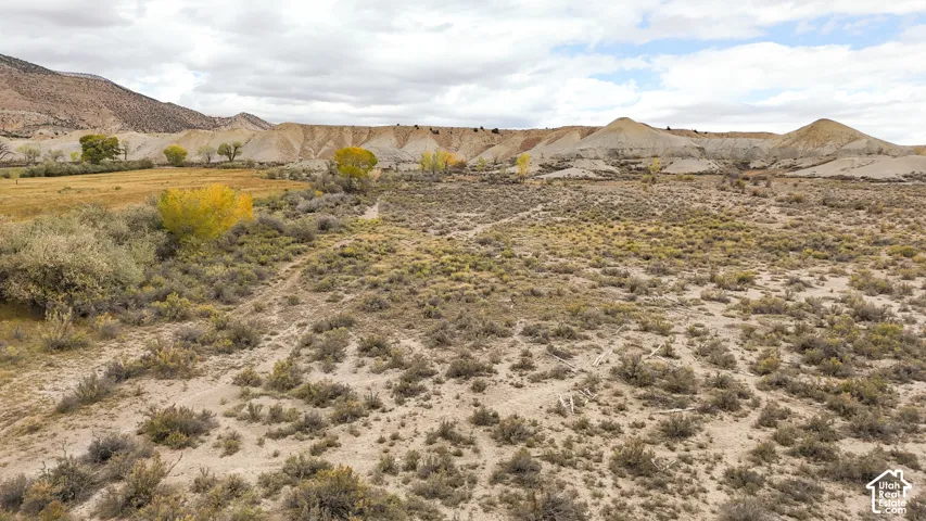 Mountain view with rural landscape and a desert landscape