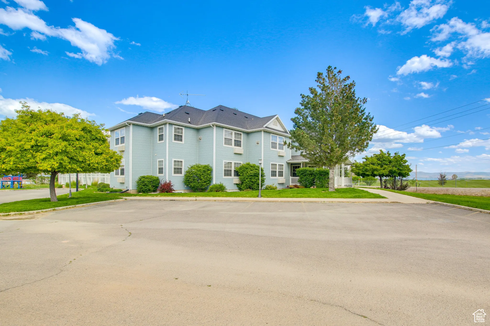 View of front of home featuring a front yard