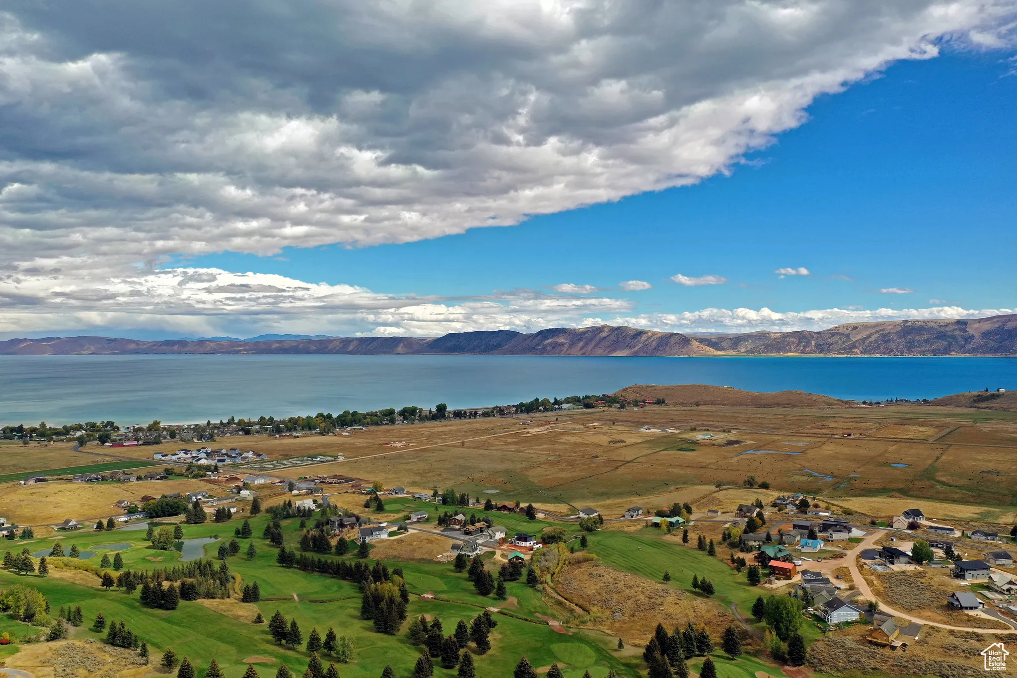 Bird's eye view of a water and mountain view