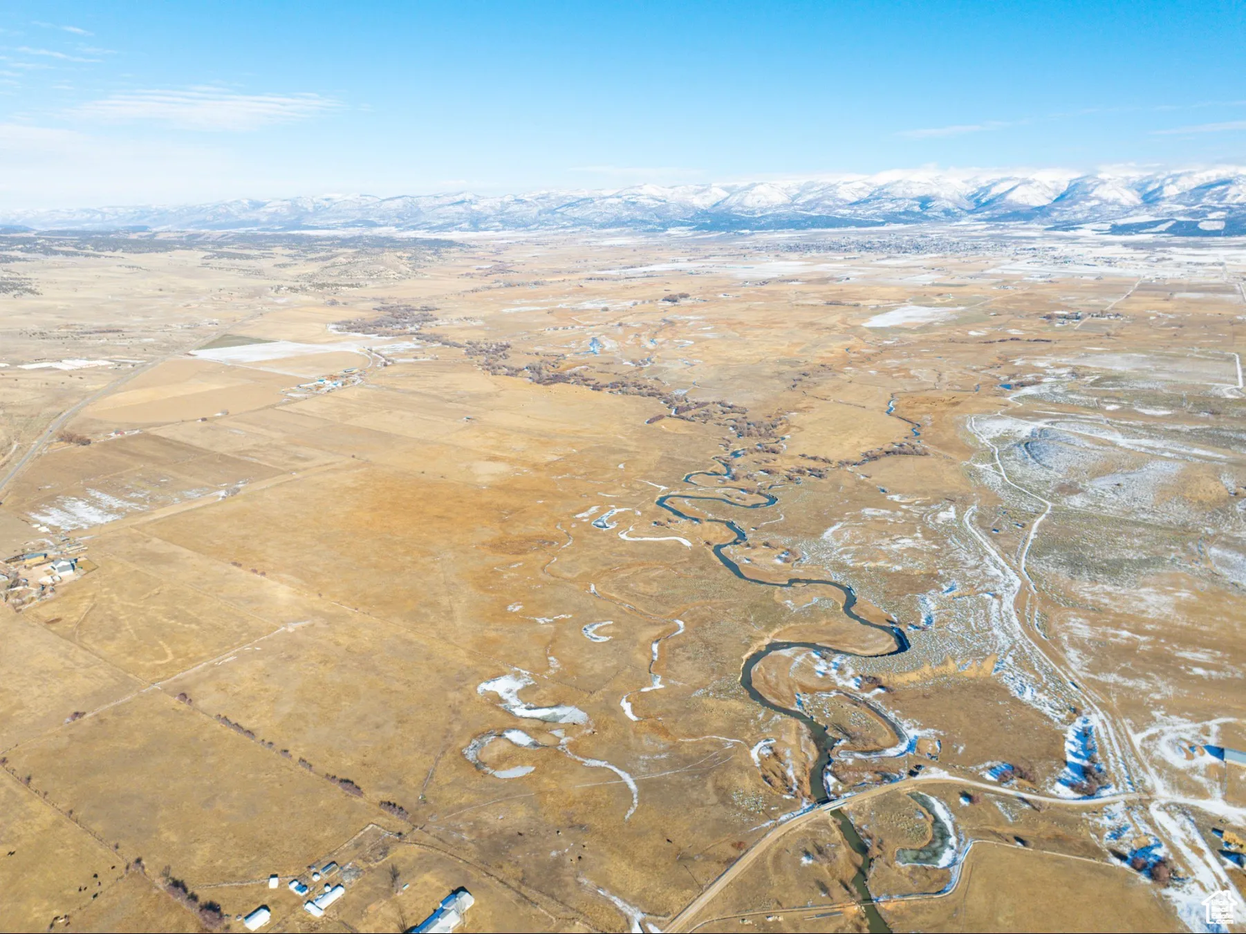 View of property location featuring a mountainous background