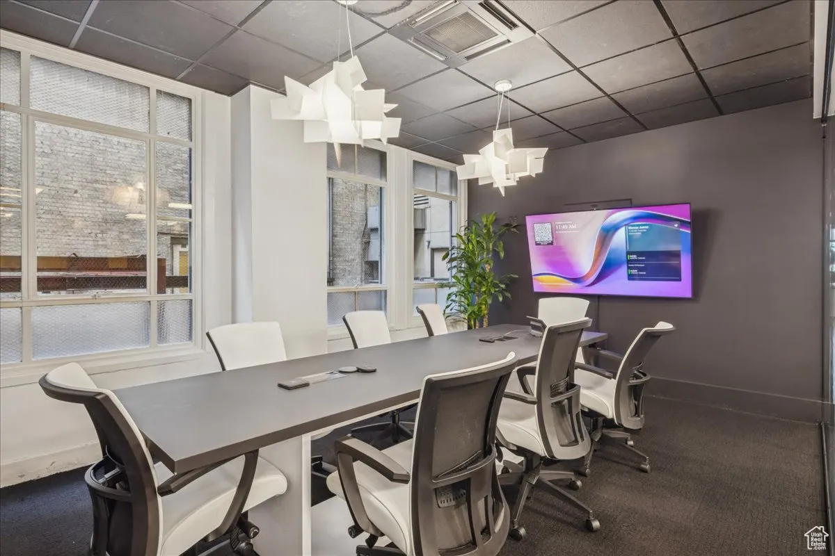 Medium conference room