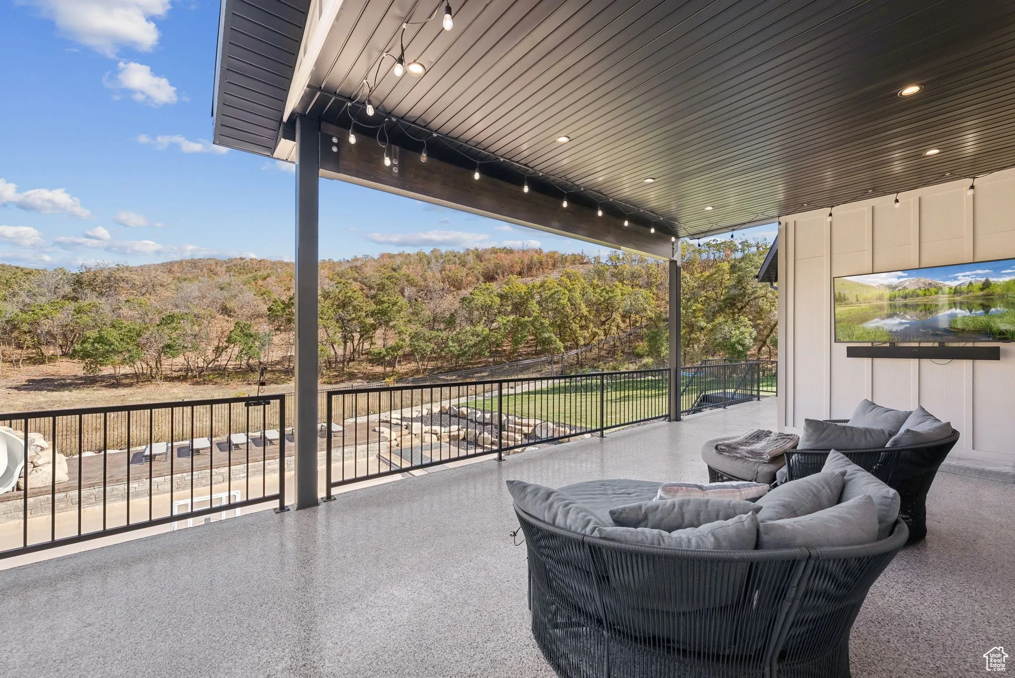 View of patio / terrace featuring an outdoor hangout area
