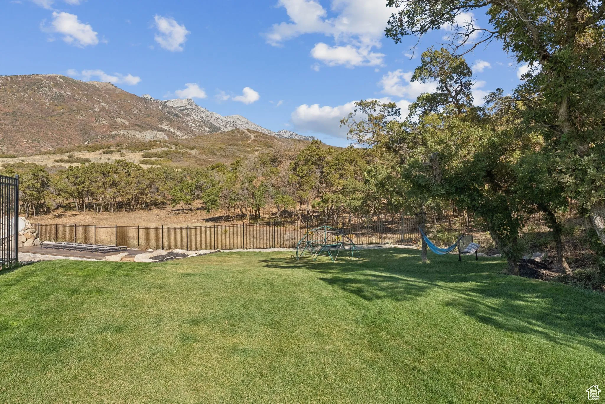 View of yard featuring a mountain view