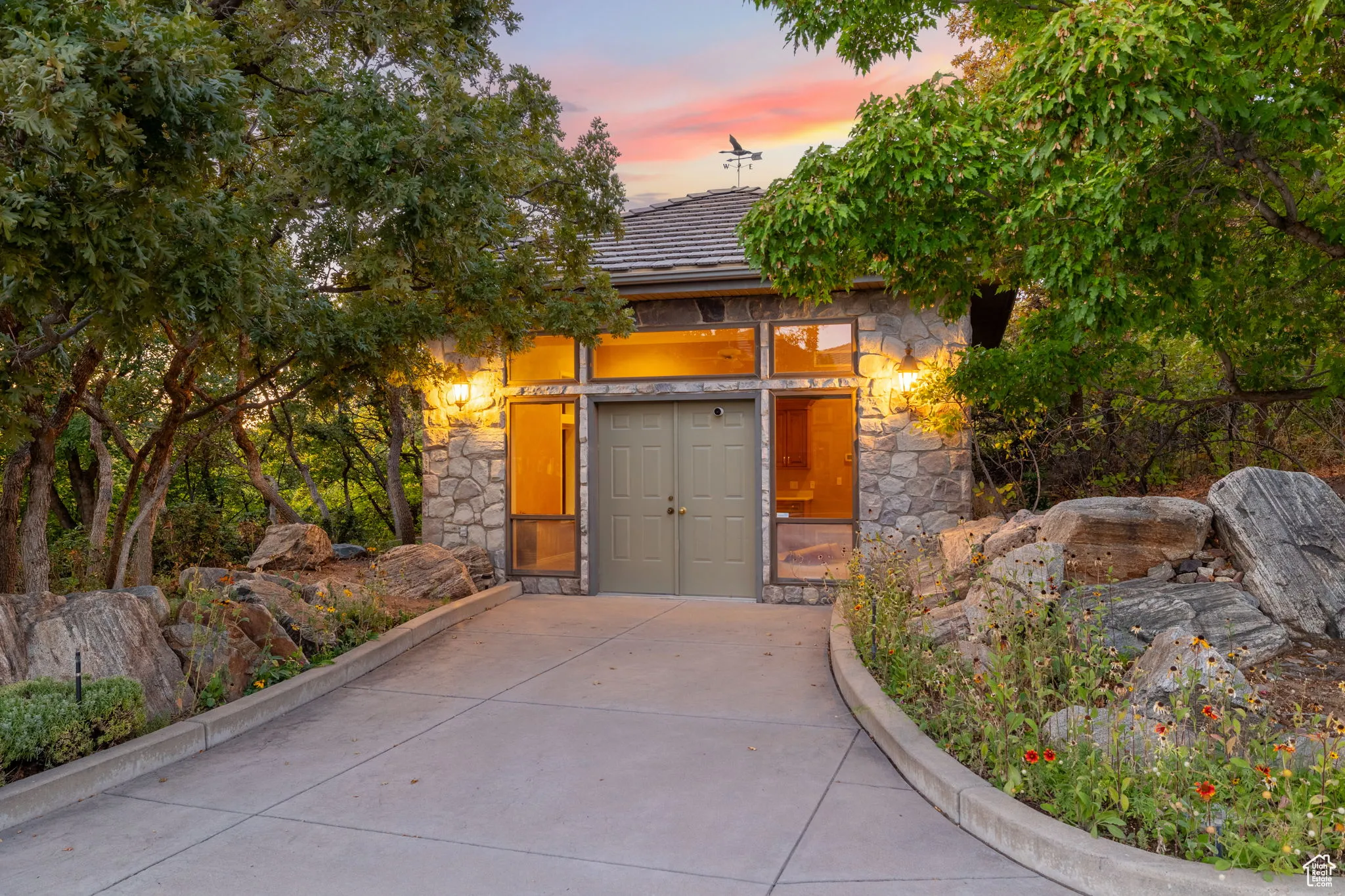 Entrance to casita - the perfect private getaway or ideal for guests.