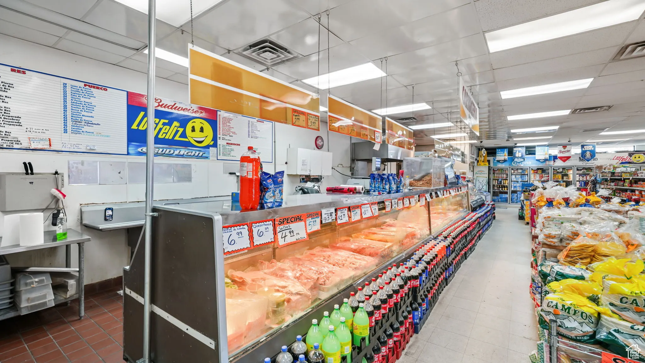 Miscellaneous room with a drop ceiling