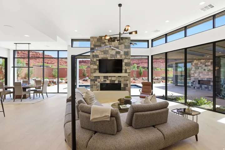 2498 N Lacasa Dr, St. George, Utah 84770