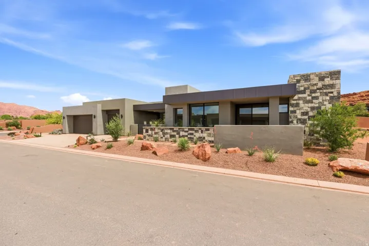 2498 N Lacasa Dr, St. George, Utah 84770