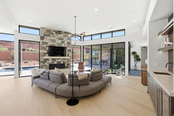 2498 N Lacasa Dr, St. George, Utah 84770