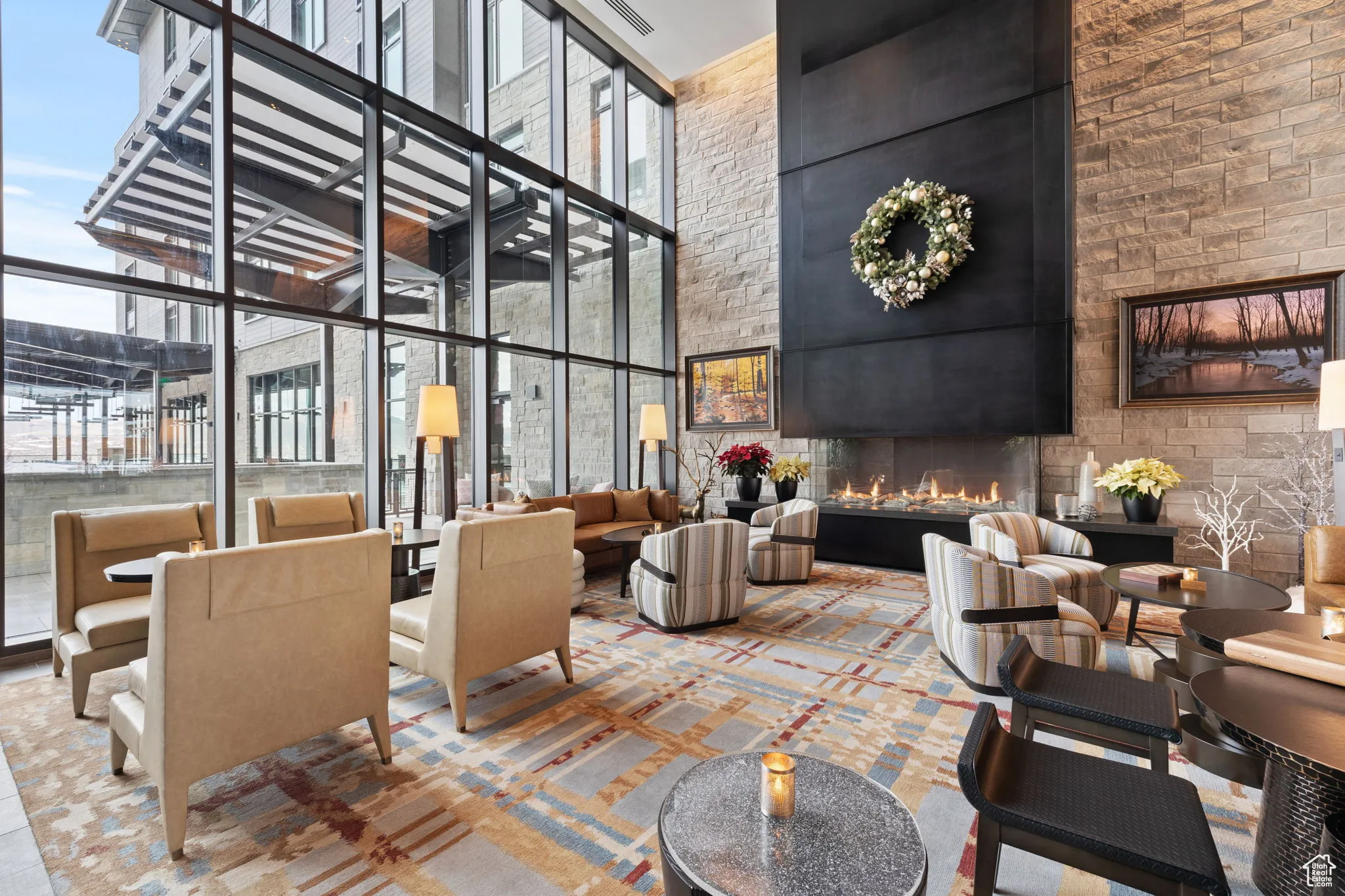 Lobby with a high ceiling