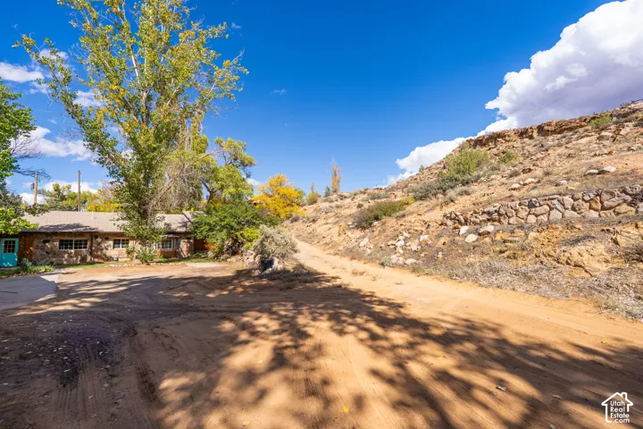 View of dirt / gravel road