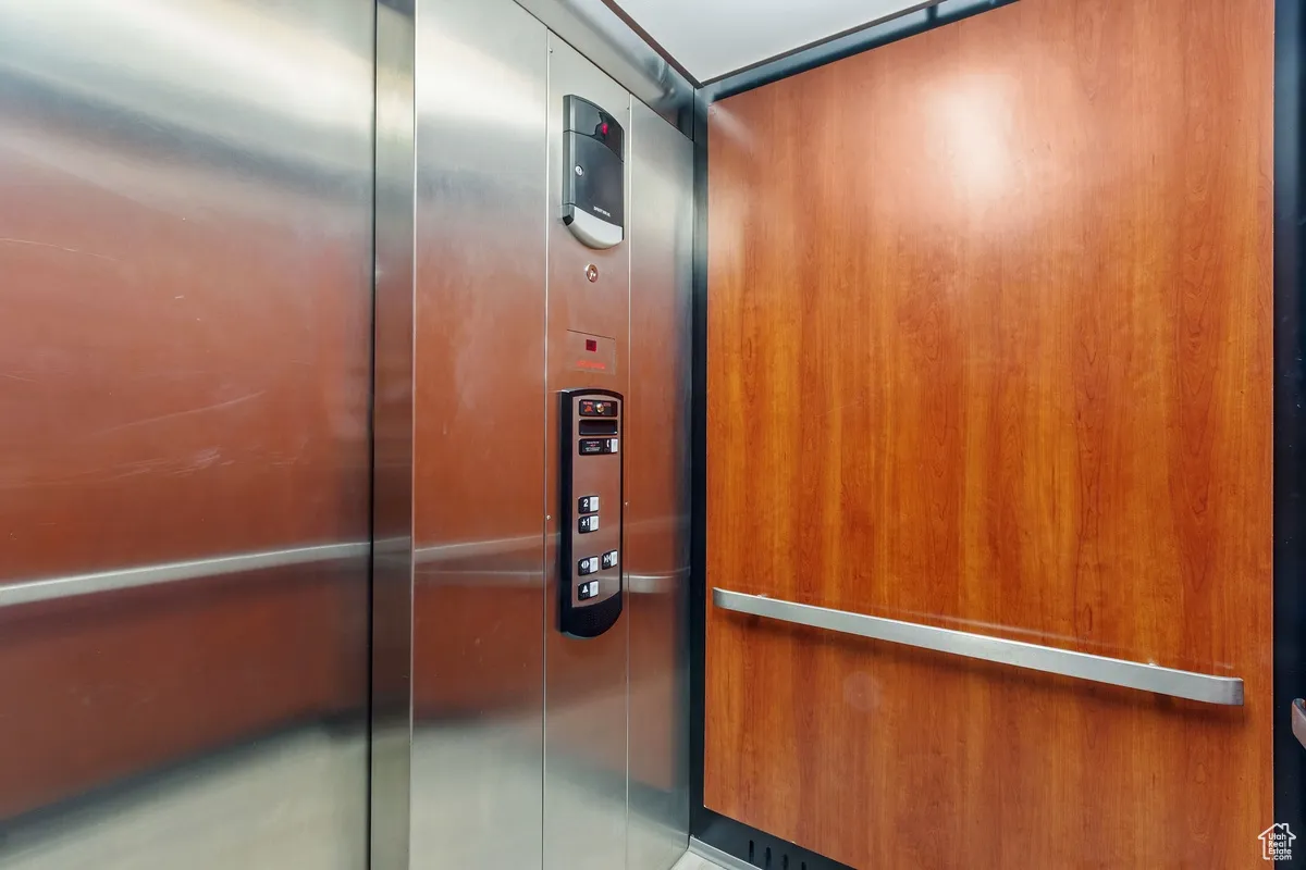 Detailed view of elevator