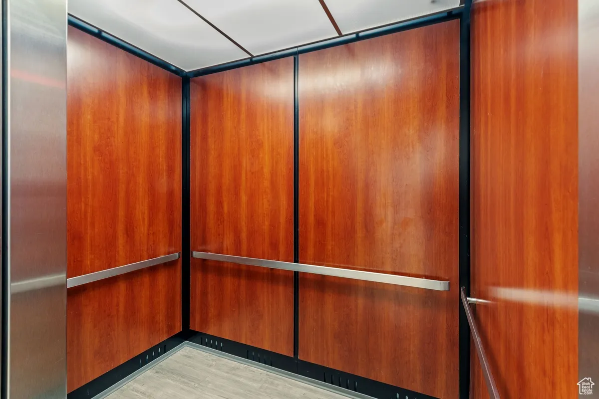 Detailed view of elevator