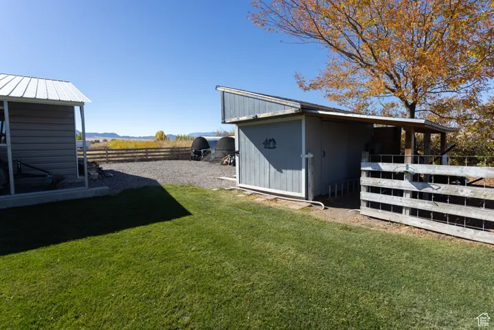 View of outdoor structure with a mountain view
