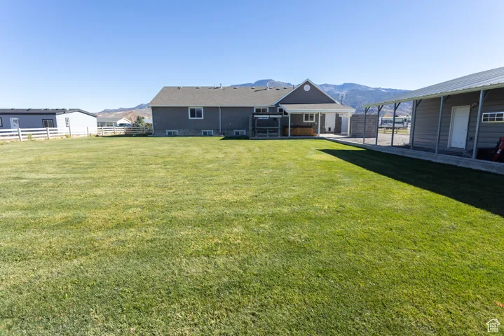 View of yard featuring a mountain view