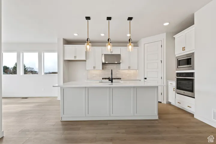 Photo of another home of the same floor plan. Colors and options may vary.