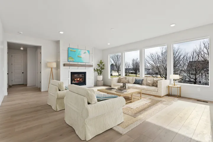 Photo of another home of the same floor plan. Colors and options may vary.