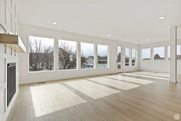 Photo of another home of the same floor plan. Colors and options may vary.