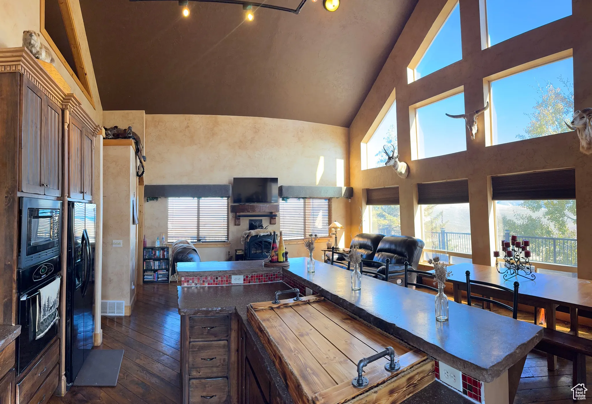 Beautiful open kitchen and great room
